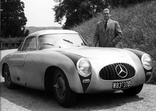 Dr. Uhlenhaut with a special 300SL 